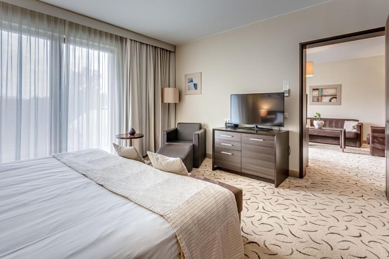Holiday Inn Resort Warsaw Jozefow By Ihg Dış mekan fotoğraf