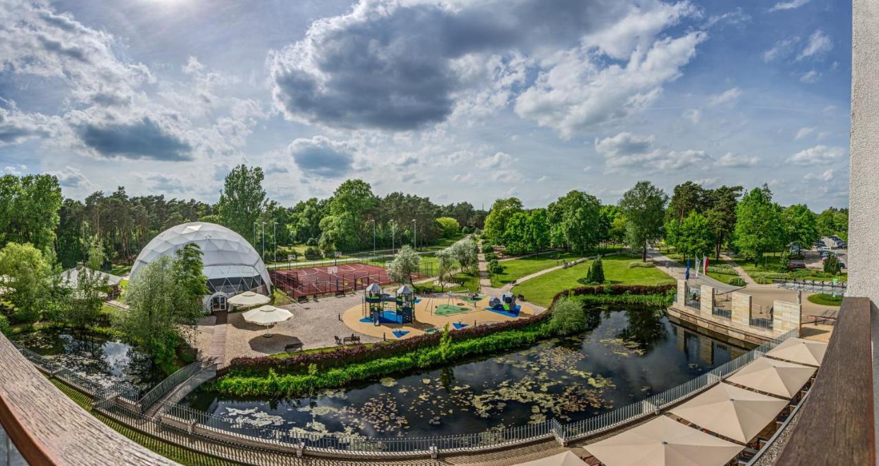 Holiday Inn Resort Warsaw Jozefow By Ihg Dış mekan fotoğraf